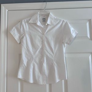 Women’s Brooks Brothers short sleeve oxford size 2